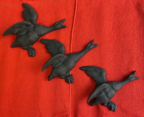 Halloween black flying ducks - black,